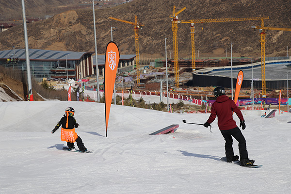  Skiing lures more Chinese tourists