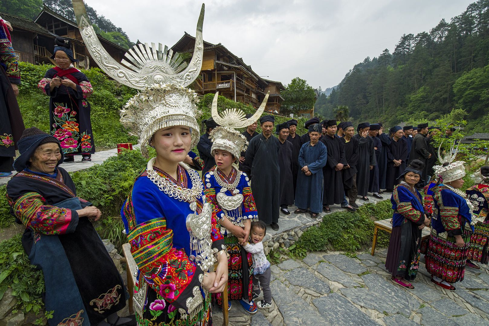 The Beauty of Guizhou Ethnic Minorities -  Dancing Girls in Silver Costumes