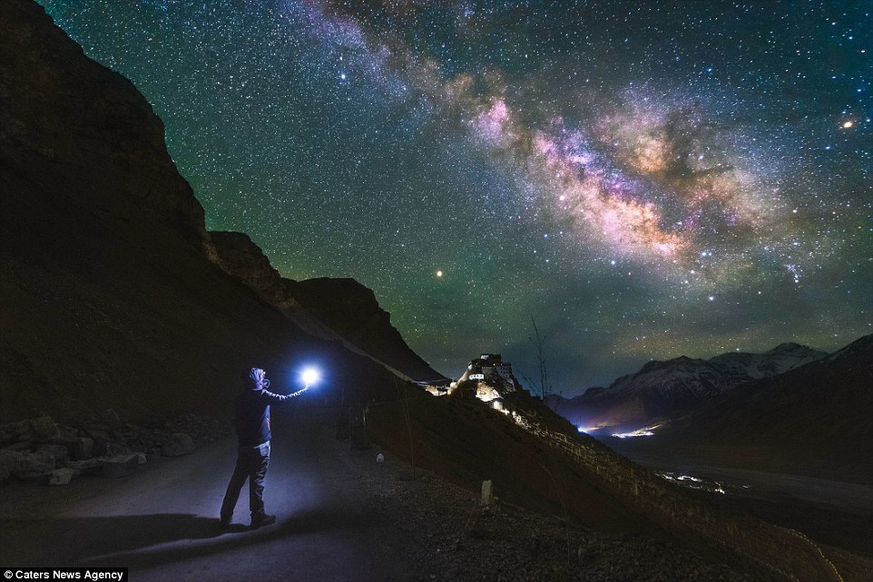 Remarkable timelapse video shows Tibetan sky at night above the Himalaya Mountains