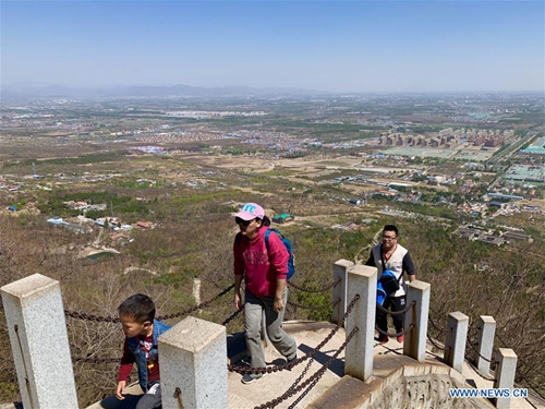 People go outing during spring in Beijing