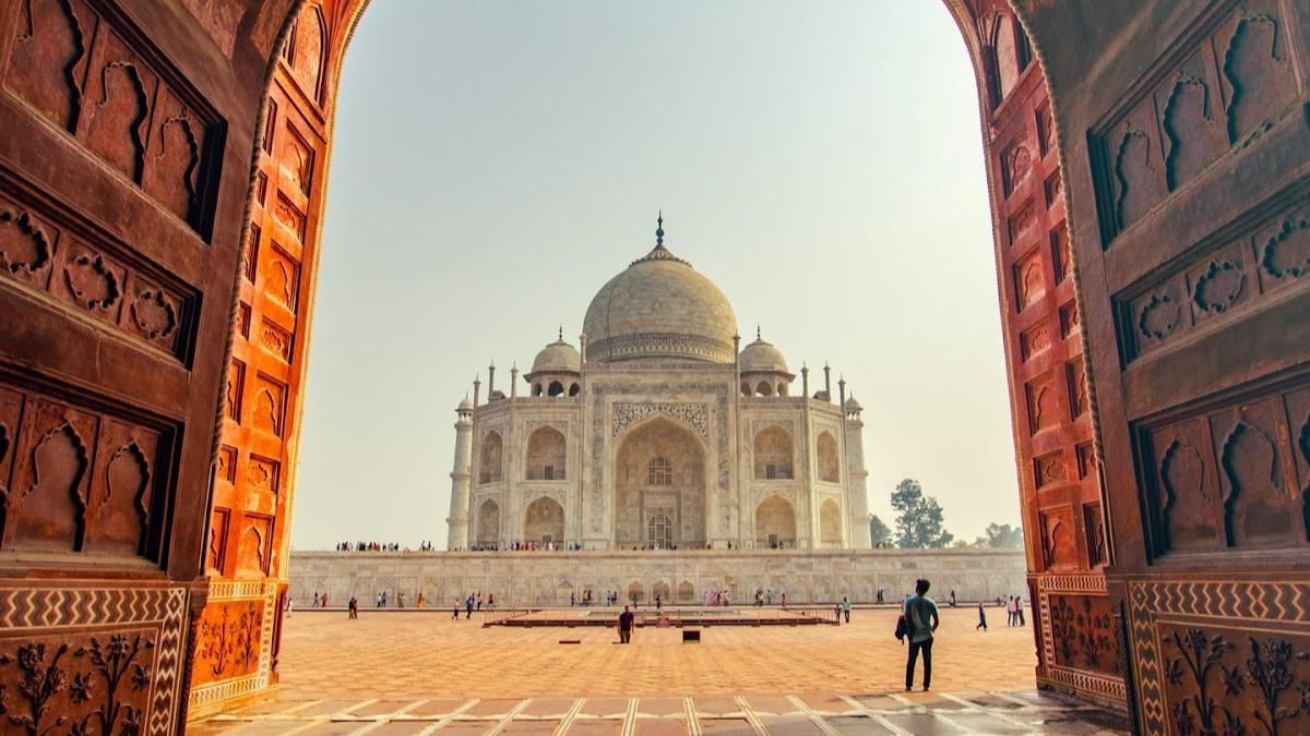 Exploring India: Independent vs guided tour travel - What is a better choice