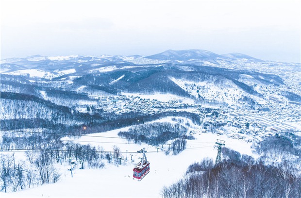 入春滑雪热度大幅度上涨，“全时旅游”成冰雪游目的地新方向