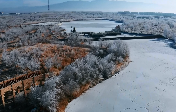 Soft rime embellishes surroundings of Dabancheng District in NW China