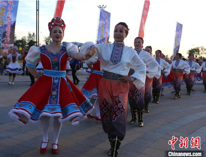 2022新疆独库公路旅游节开幕