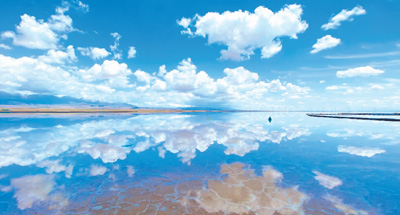 【玩转山地】茶卡盐湖：湖水融化蓝天里
