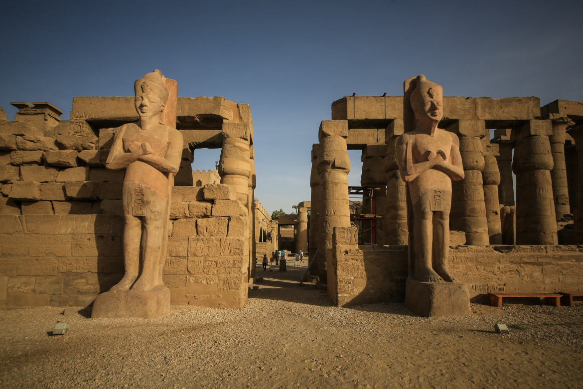 【玩转山地】埃及卢克索历史底蕴丰厚 游客打卡卡纳克神庙