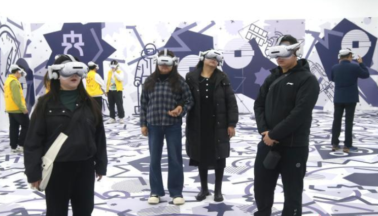 青海首个南极主题沉浸式体验展西宁开展