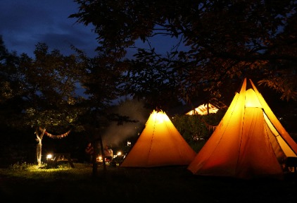 露营就是花钱在囧途？“拎包露营”是怎么撑起的诗和远方？