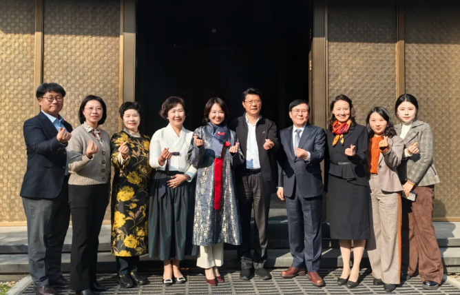 韩中文化友好协会代表团访问扬州