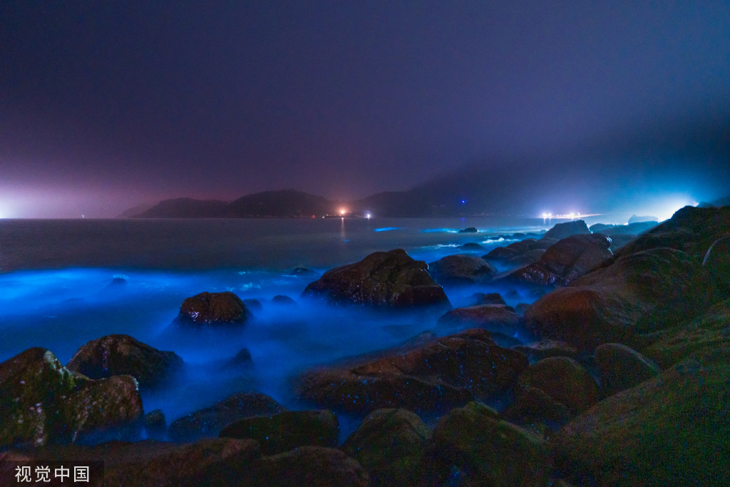 【玩转山地】广东珠海：高栏港西沙滩现荧光海景观 大海如落“蓝眼泪”