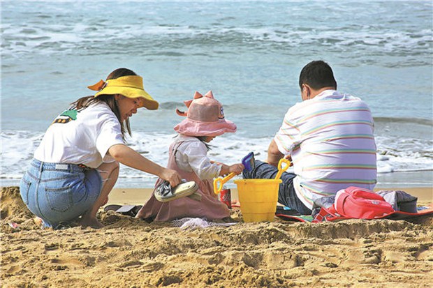 Tourists make up for lost time