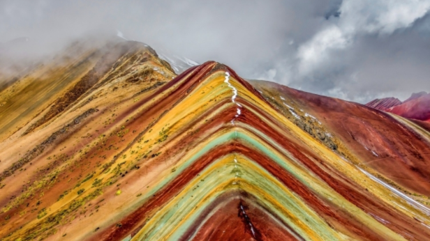 【玩转山地】美到失真！秘鲁“彩虹山”彩带交织似大自然的画作
