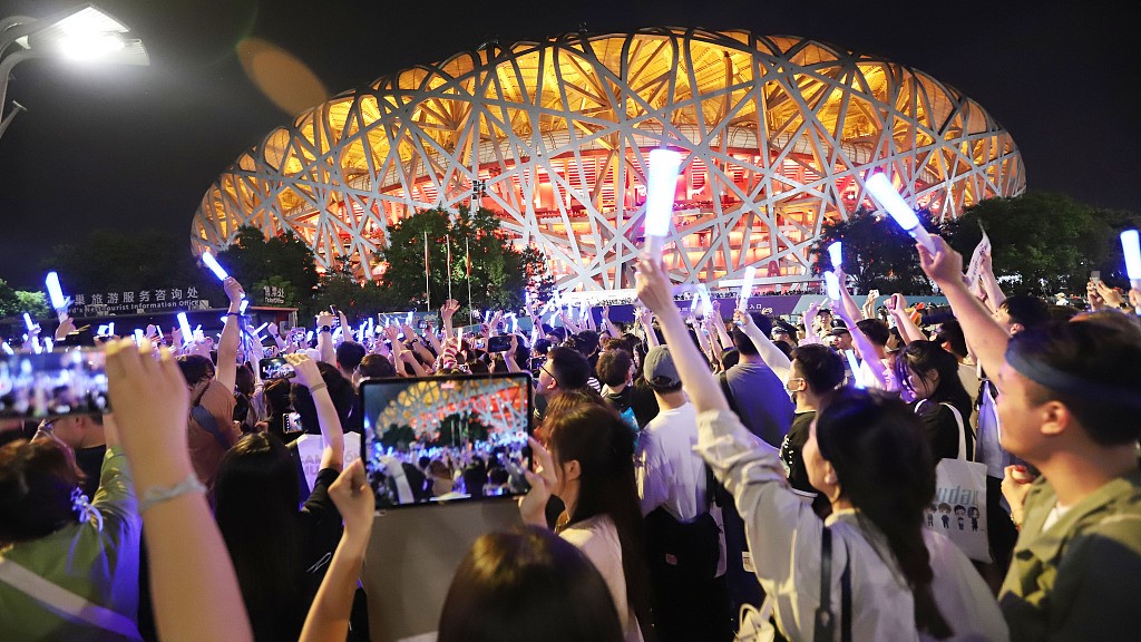 China summer spending surges with sold-out shows, packed tourist spots