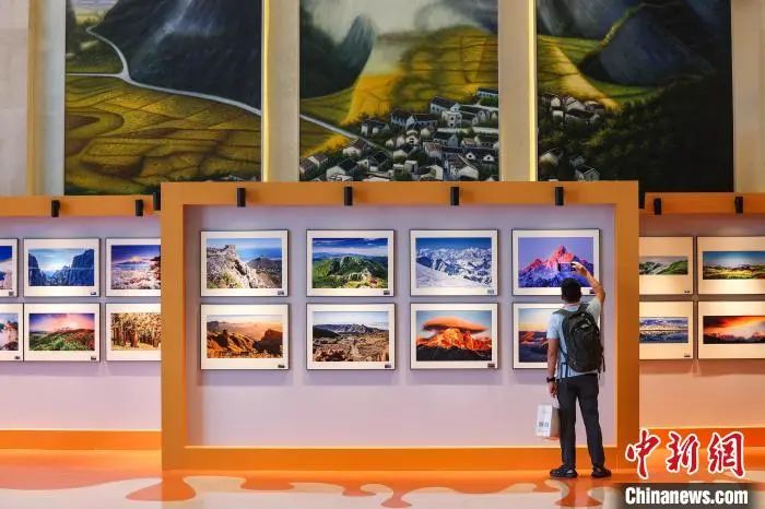 2023“世界名山摄影展”惊艳亮相贵州兴义