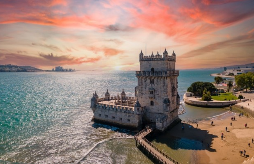 Portuguese Travel & Tourism sector set to reach record-breaking high this year, says WTTC