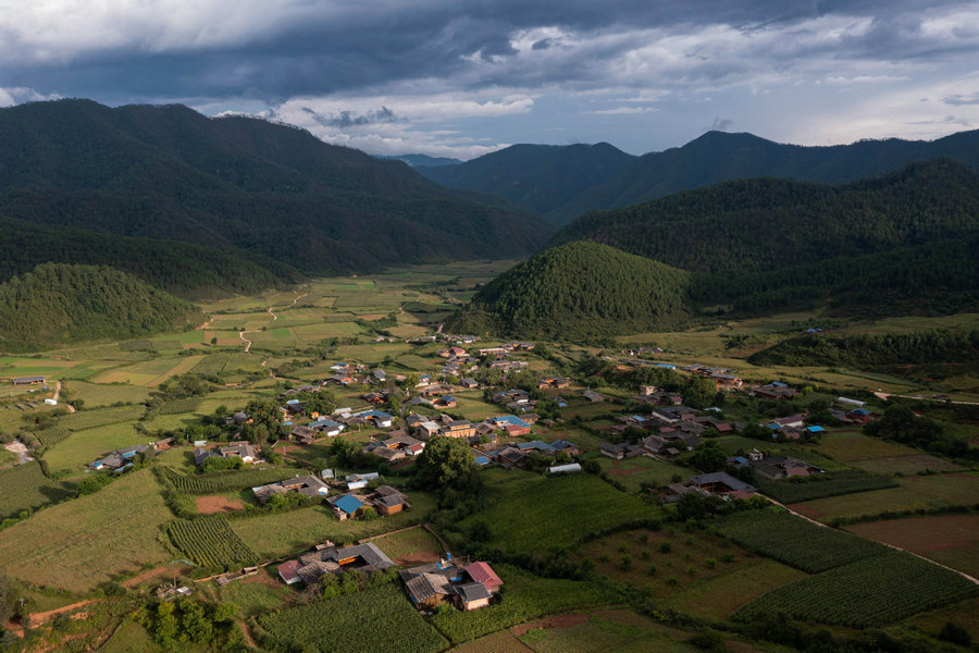 Explore a matriarchal village in Southwest China