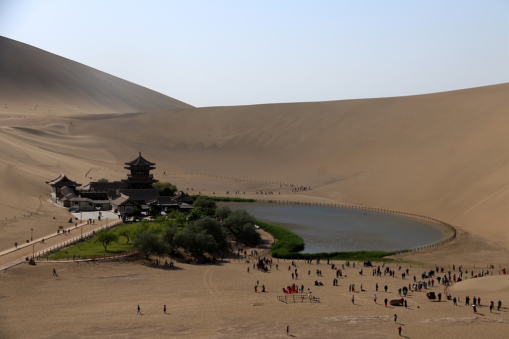 Dunhuang tourism boom: Record-high visitor numbers in 2023