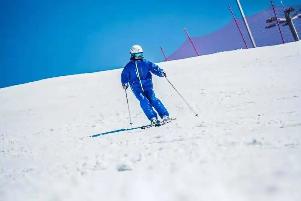 新疆冰雪旅游热 农牧民冬闲不再"闲"