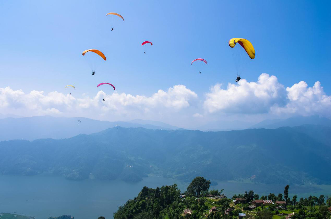 PARAGLIDING