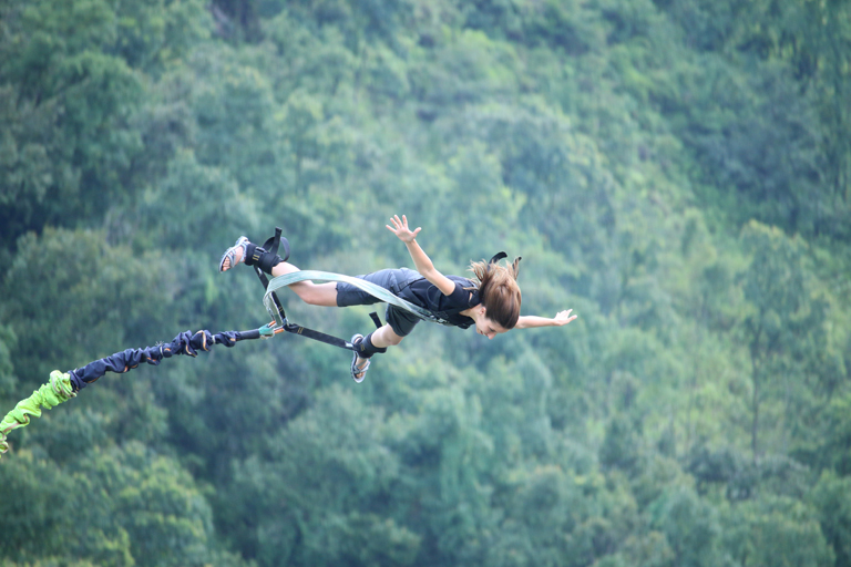 BUNGEE JUMPING