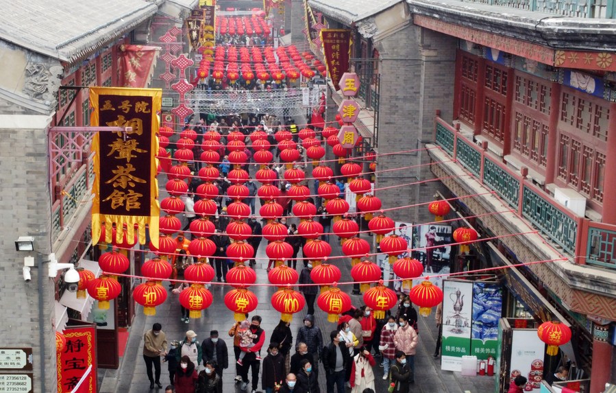 How Chinese people contribute to the Spring Festival economic boom under "stay put" policy