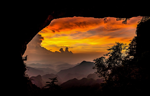 Stunning sunset glow at Jinfo Mountain in SW China