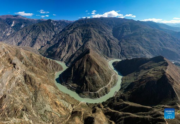 View of bend of Jinsha River in SW China