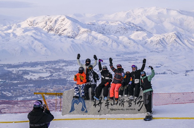 UN tourism body hails official reopening of China for tourism