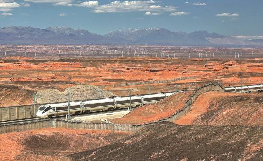 Xinjiang offers cool rail trips for tourists